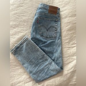 Levi Wedgie Straight 28 W x 26 L